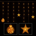 Cortina de luces esferas y estrellas en luz cálida